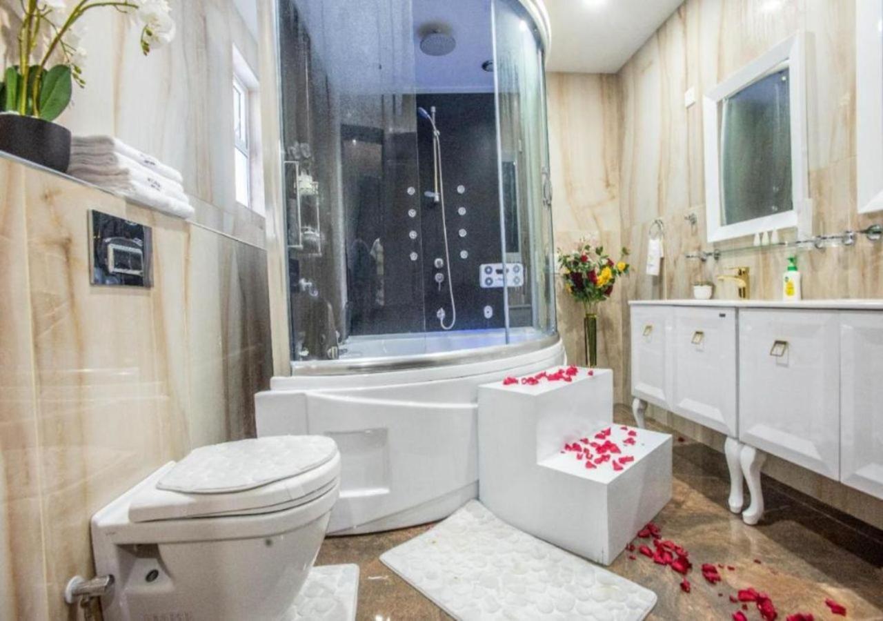 Stayplus Nyali Luxury Suites Mombasa Esterno foto